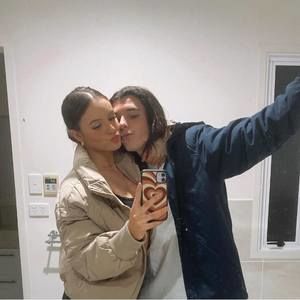 Meet your Posher, Alliera